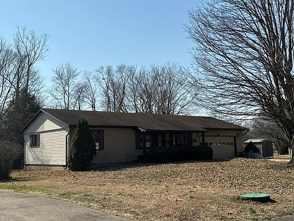 3rd image of 124 Carter Dr
