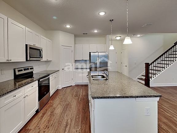 3rd image of 2437 Park Ave