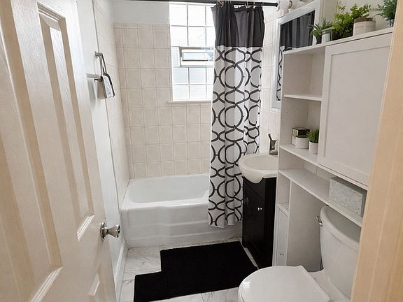 4th image of 6812 S Wolcott Ave