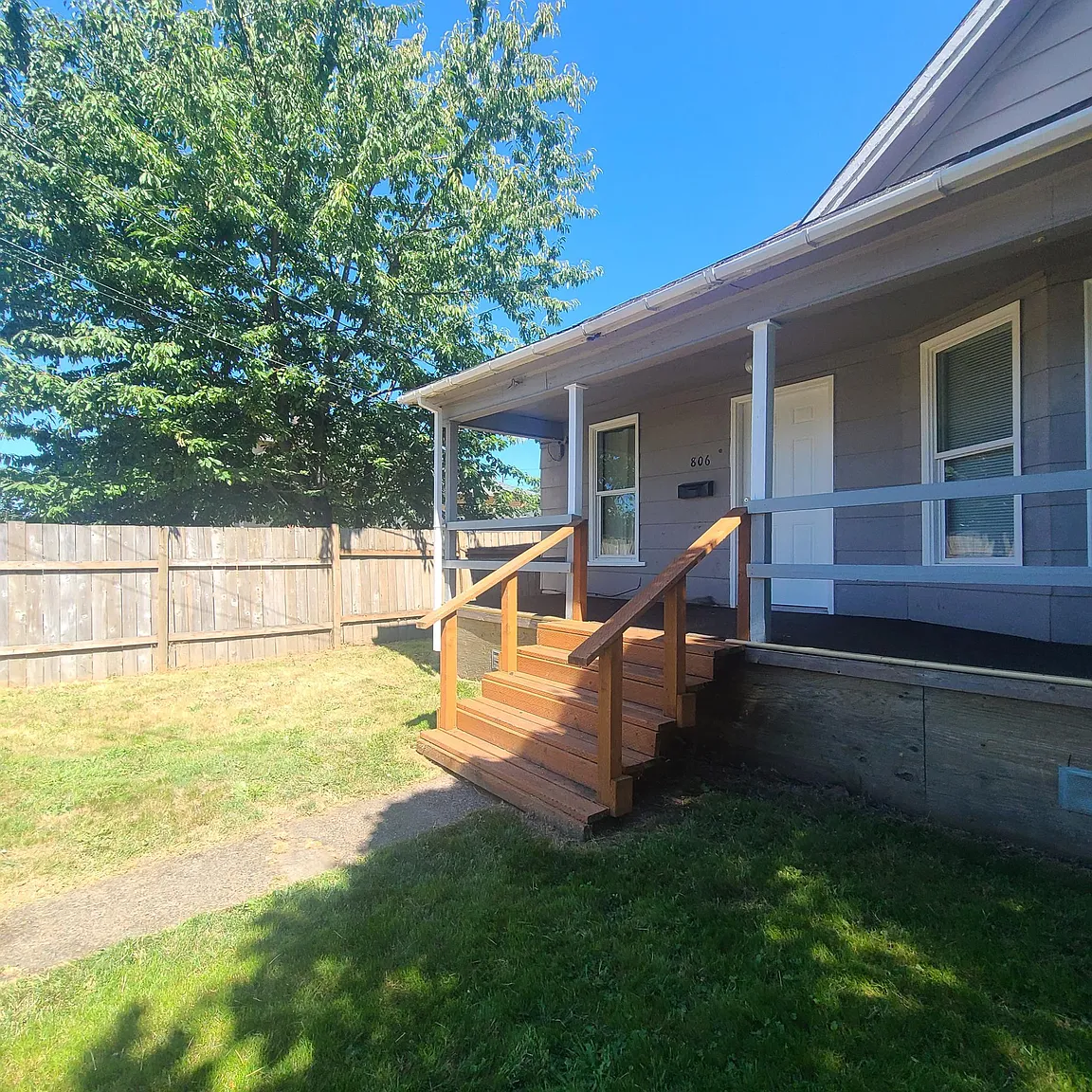 806 S 4th Ave photo 1