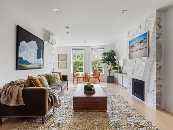 572 Saint Marks Ave Floor 3, Brooklyn, NY 11216