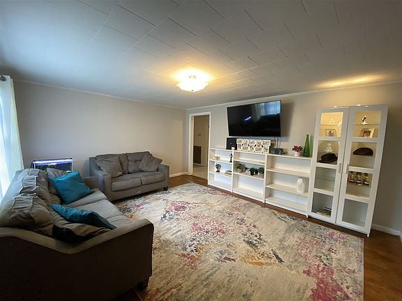 2nd image of 122 Wheatley Dr