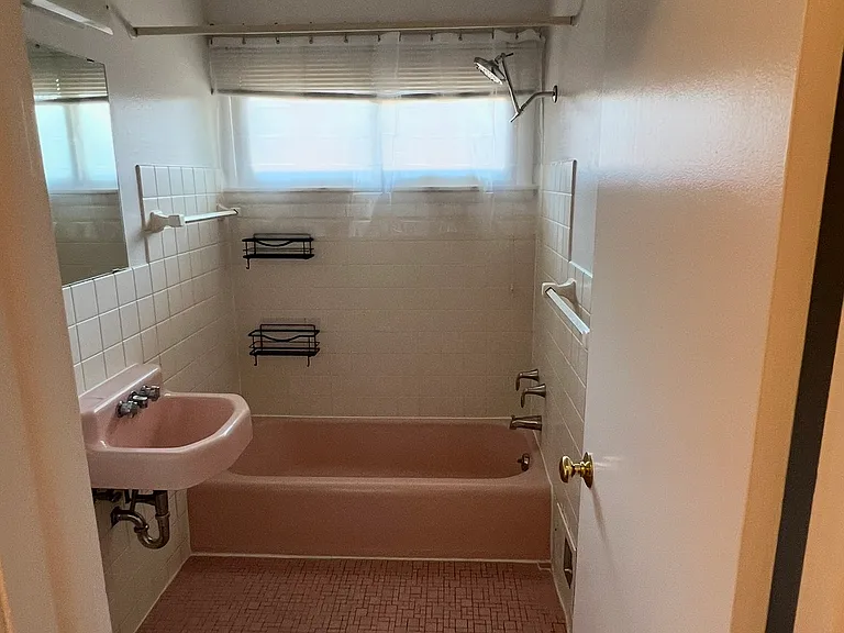 402 Rushmore Ln #4 — Photo 9