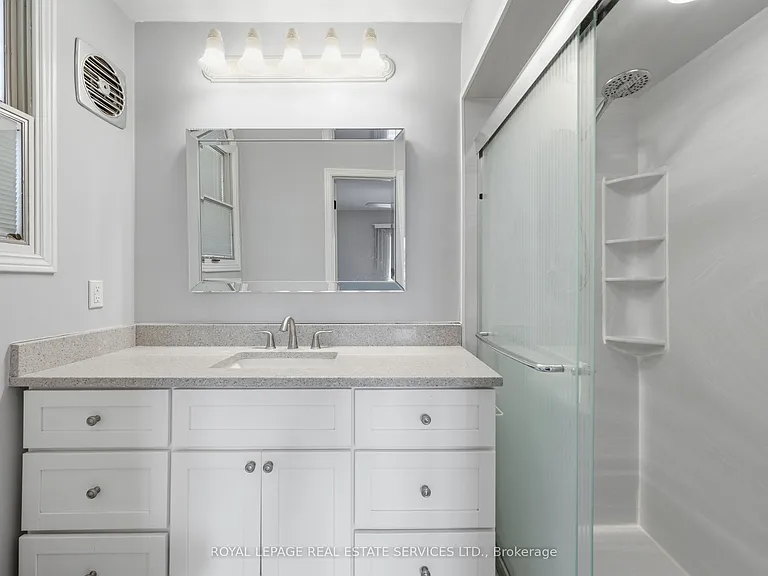 8 Lakeshore Dr — Photo 31