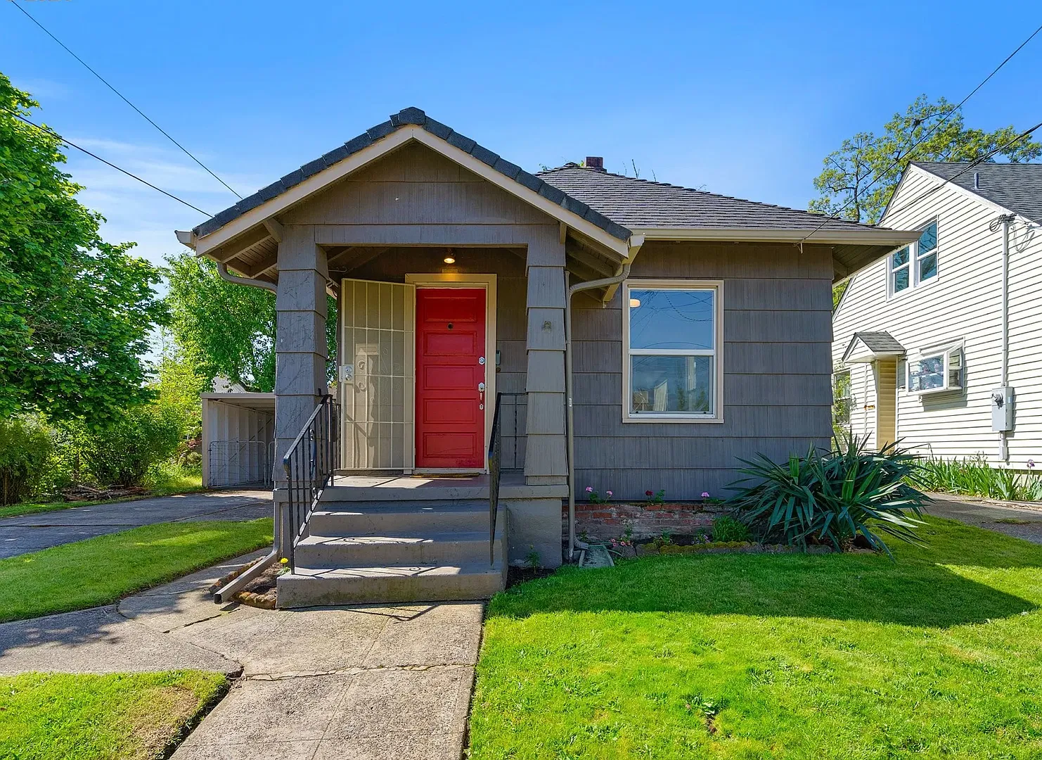 Charming 1 bed, 1 bath home with a large yard in historic Piedmont! — Photo 1