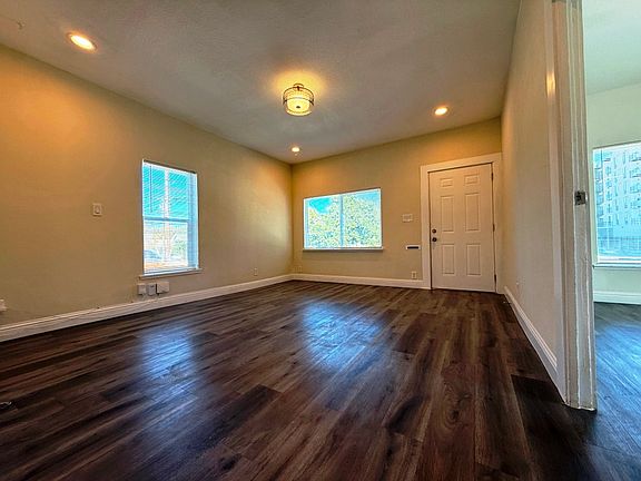 3rd image of 259 Sunol St