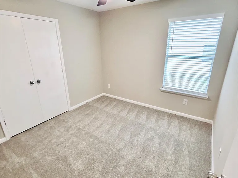 8134 Sanders Forest Ct — Photo 32