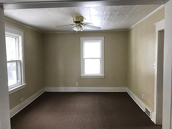 3rd image of 1352 Whitney Ave