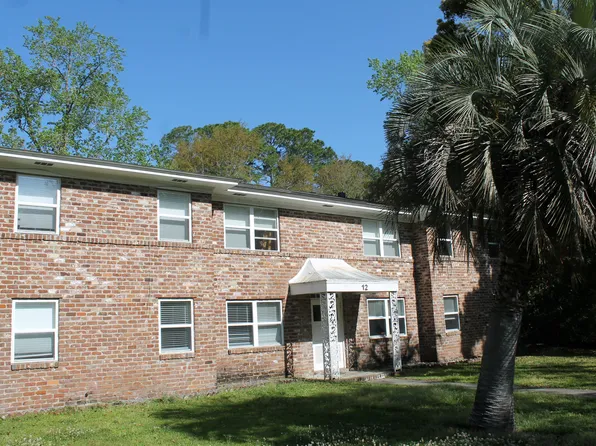 12 E 64th St APT 4, Savannah, GA 31405