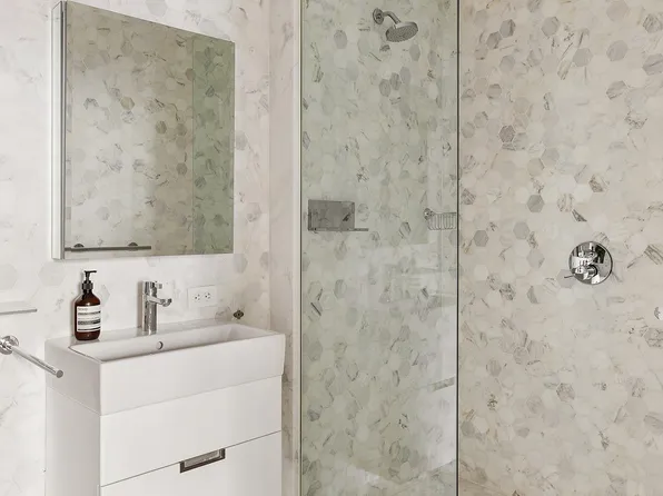 325 West Broadway image 14 of 20