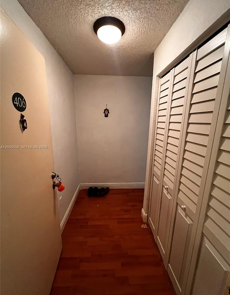 Palm Gardens Condo — Photo 2