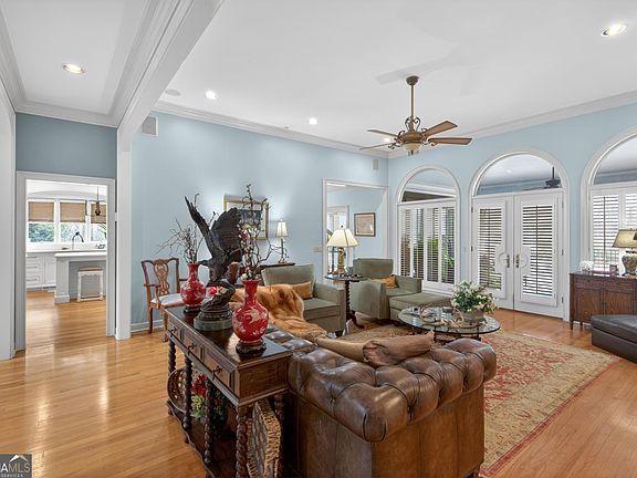 5th image of 470 Preston St