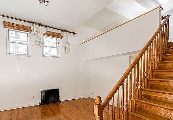 2nd image of 11 E 12th St APT 1R