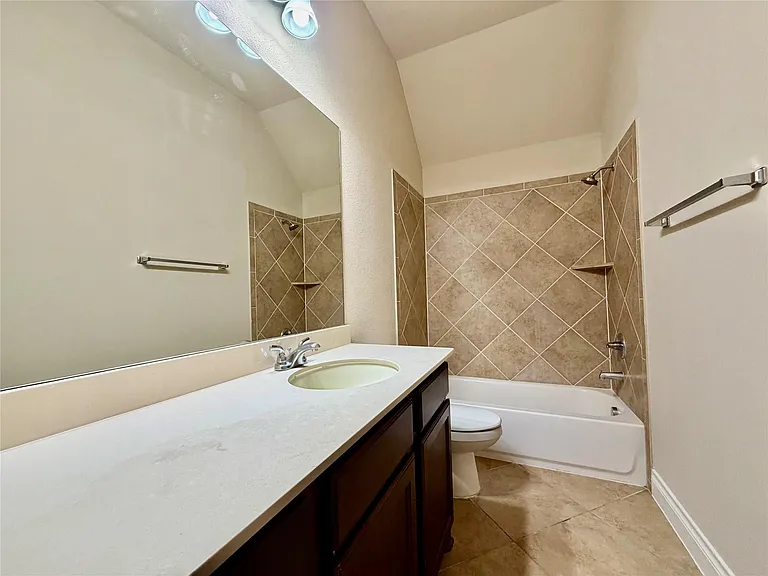 11006 Glenrothers Dr — Photo 11