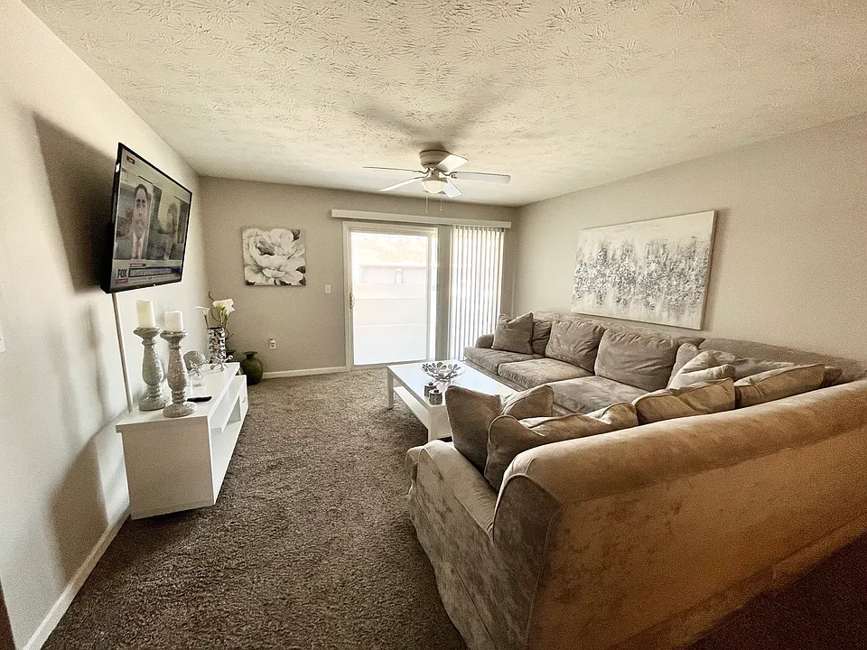 Spacious living room