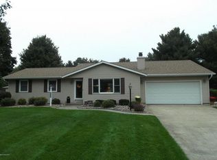 28660 Sarabyn St, Dowagiac, MI 49047