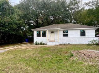 4 Ellen Ave, Mount Pleasant, SC 29464