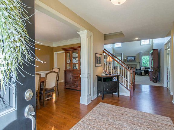 3rd image of 10196 Archer Ln