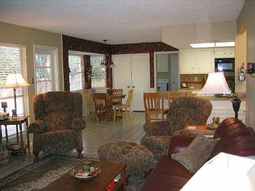 5th image of 2042 OAK VISTA DR