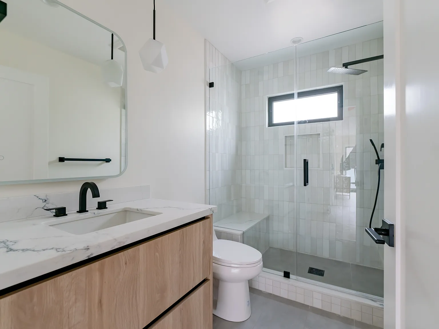 1 bed, 661 sqft, $4,400 — Photo 2