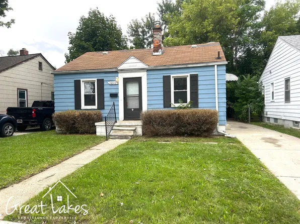 18541 Washtenaw St, Harper Woods, MI 48225