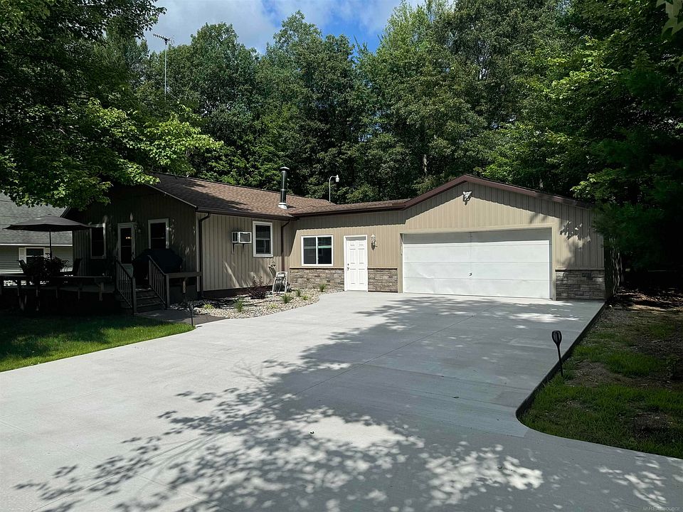 1st image of 886 Springwood Dr