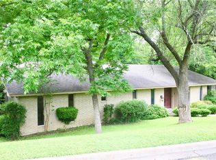 9401 Hill Ln, Woodway, TX 76712