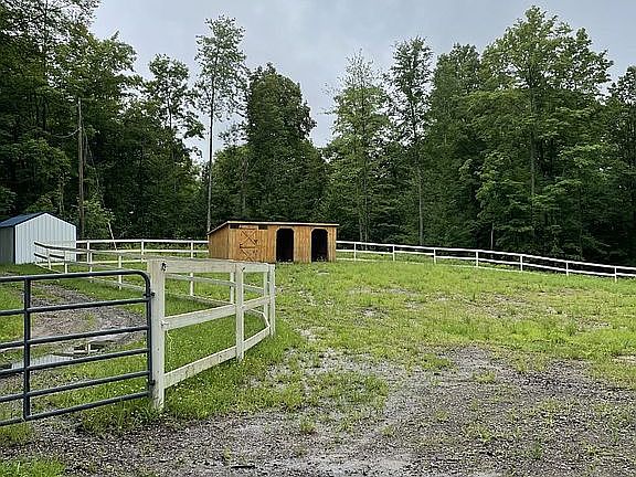 5th image of 22663 Mackinaw Trail
