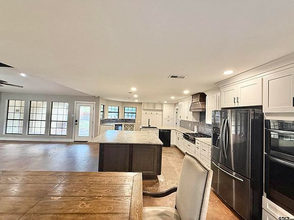 5th image of 3116 Fareway Ln