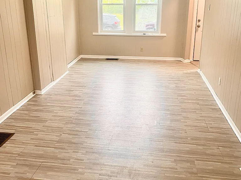65 Railroad Ave — Photo 1