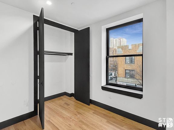 5th image of 242 Parkside Ave #2C