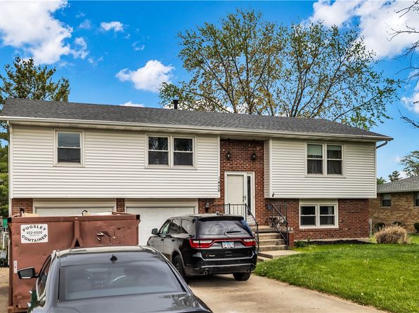1450 W Westside Dr, Mount Zion, IL 62549