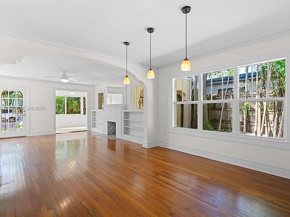 3rd image of 2521 Inagua Ave
