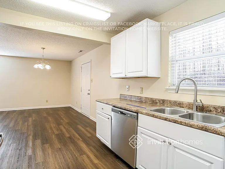 1905 Dunsmore Ln — Photo 6