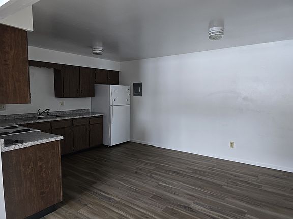 4th image of 750 W Bethel Dr APT 2