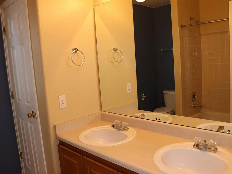 10318 Rotherwood Cir — Photo 16