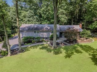 3 Twinkle Rd, Airmont, NY 10901