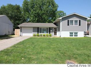 13 Churchill Dr, Chatham, IL 62629