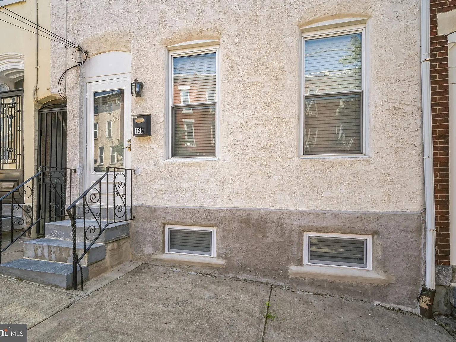 3 bed, 2.5 bath, 1920 sqft, $2,750 — Photo 2