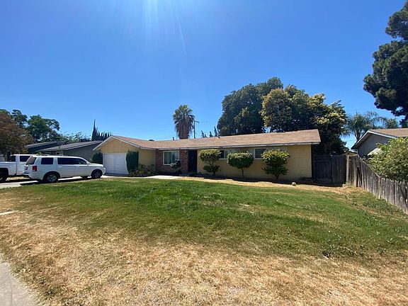 3rd image of 1449 N Canary Drive