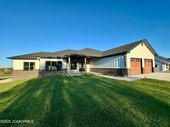 13819 Redfield Dr, Eugene, MO 65032