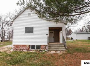 336 W Arch St, Mount Auburn, IL 62547