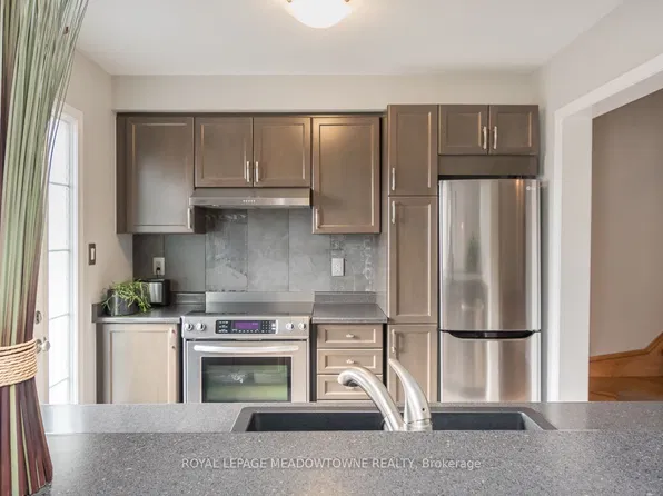 219 Septimus Hts, Milton, ON L9T 8N7