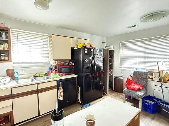 5th image of 524 Wales Ct