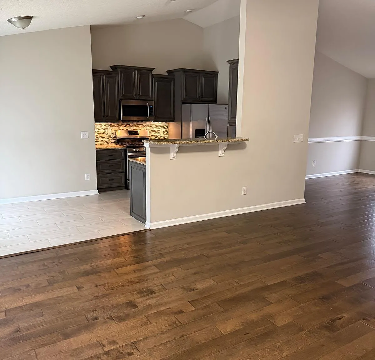 4 bed, 2589 sqft, $2,200 — Photo 3