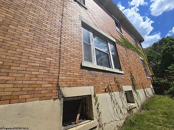 2nd image of 602 Temple St