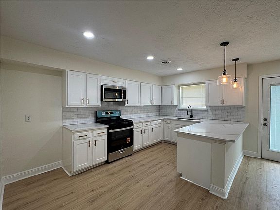 3rd image of 6523 Glen Rock Dr