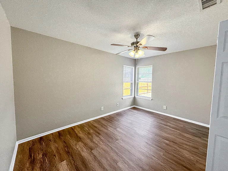 310 Mahota Dr — Photo 20