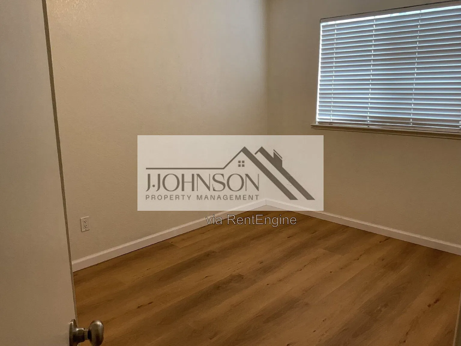 3 bed, 2.0 bath, 1640 sqft, $2,400 — Photo 4
