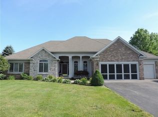 10 Raspberry Patch Dr, Rochester, NY 14612